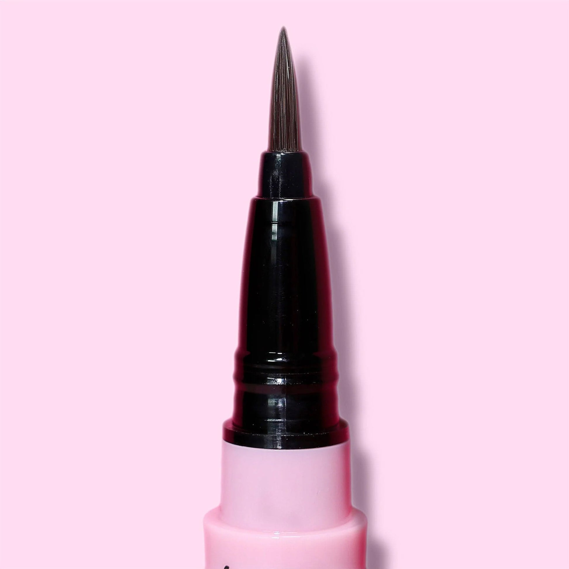 LA Girl The Artist Brush Pen Eyeliner